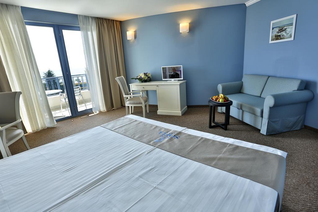 Two Bedroom Apartment with Sea View